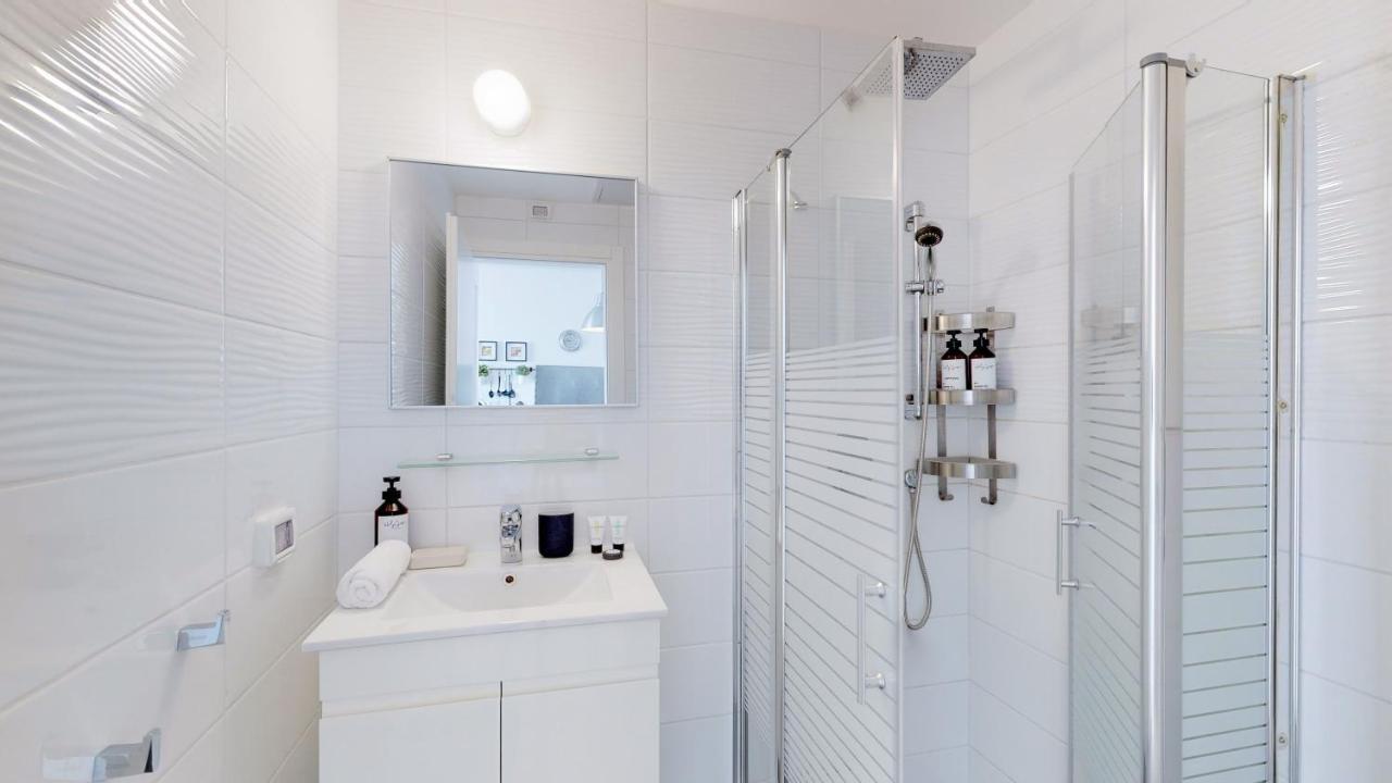 Stylish 1Br Flat For 4 Ppl In Allenby By Holyguest Tel Aviv-Jaffa Exterior foto