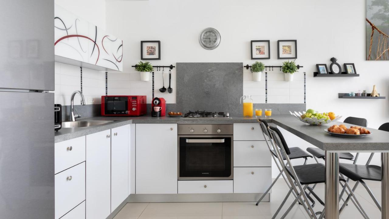 Stylish 1Br Flat For 4 Ppl In Allenby By Holyguest Tel Aviv-Jaffa Exterior foto