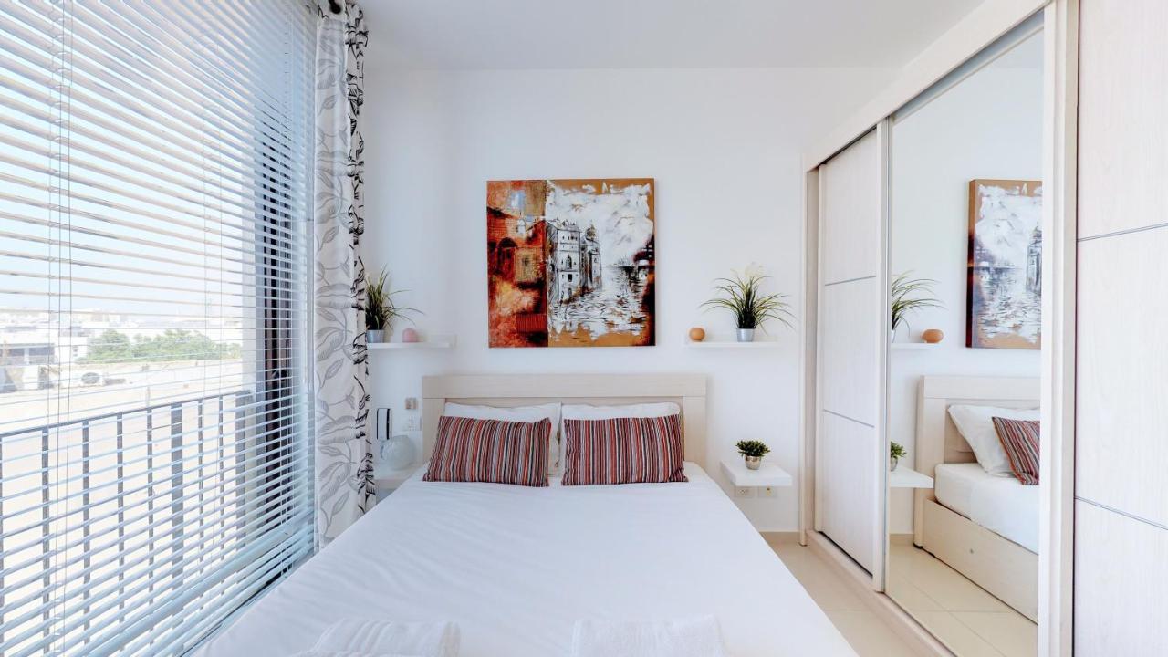 Stylish 1Br Flat For 4 Ppl In Allenby By Holyguest Tel Aviv-Jaffa Exterior foto